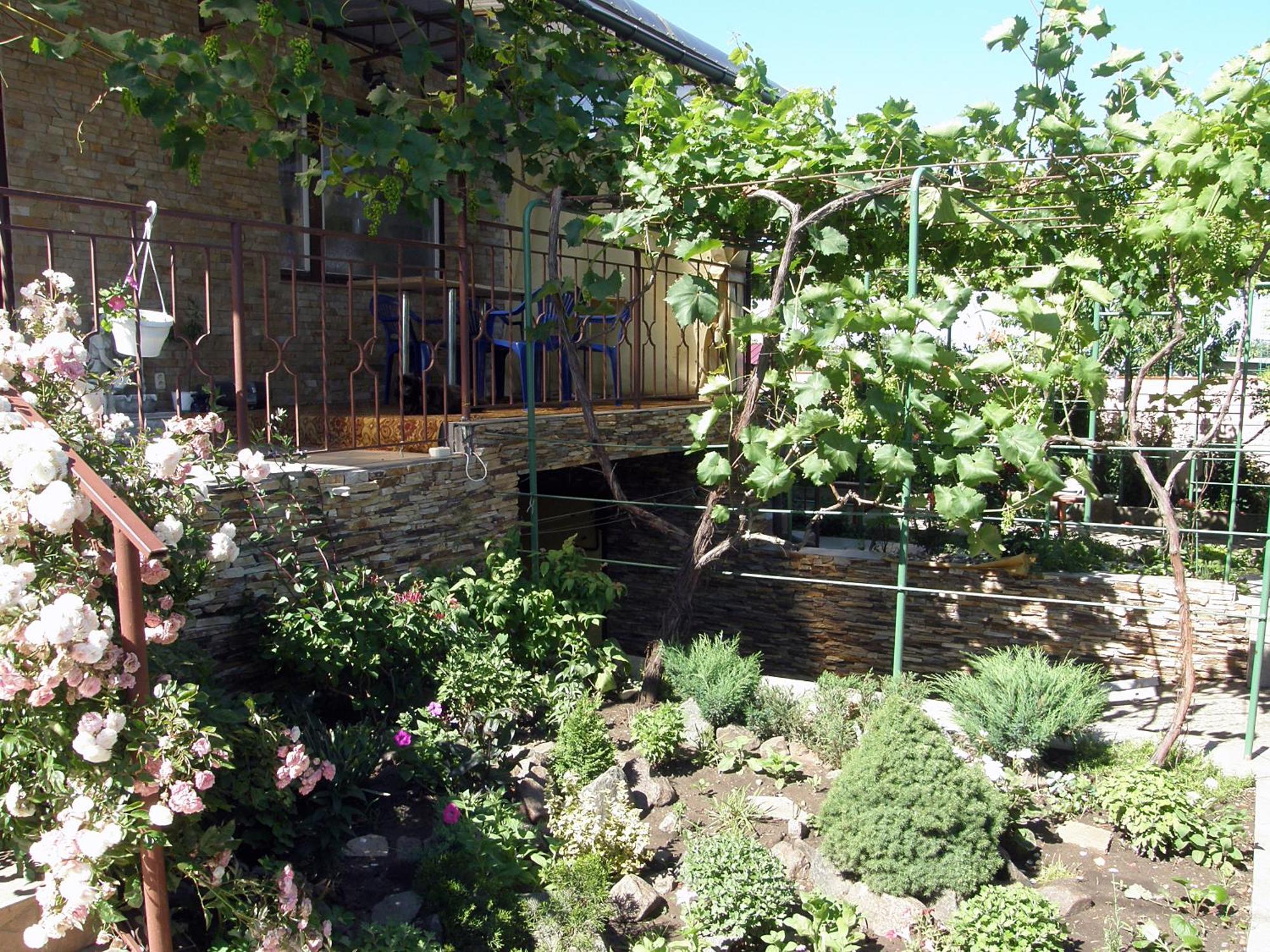 Guest House Kamenny Dom Karolino-Buhaz Exterior foto