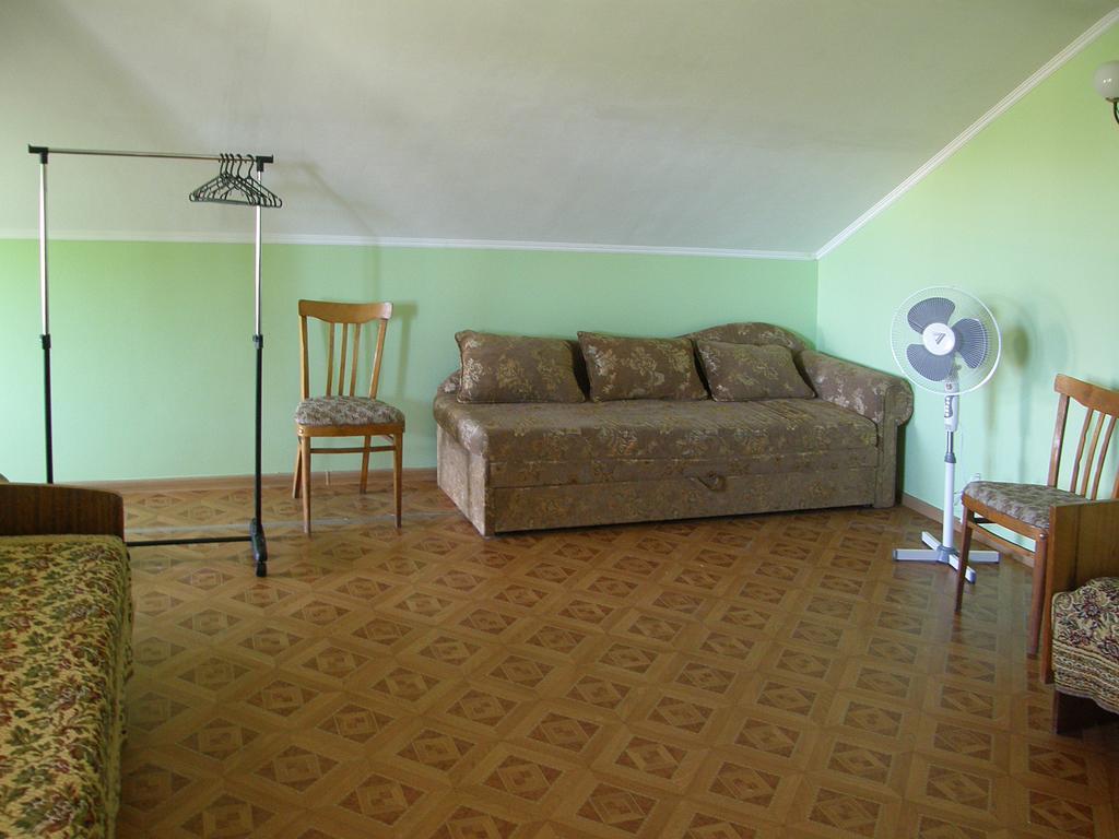 Guest House Kamenny Dom Karolino-Buhaz Habitación foto